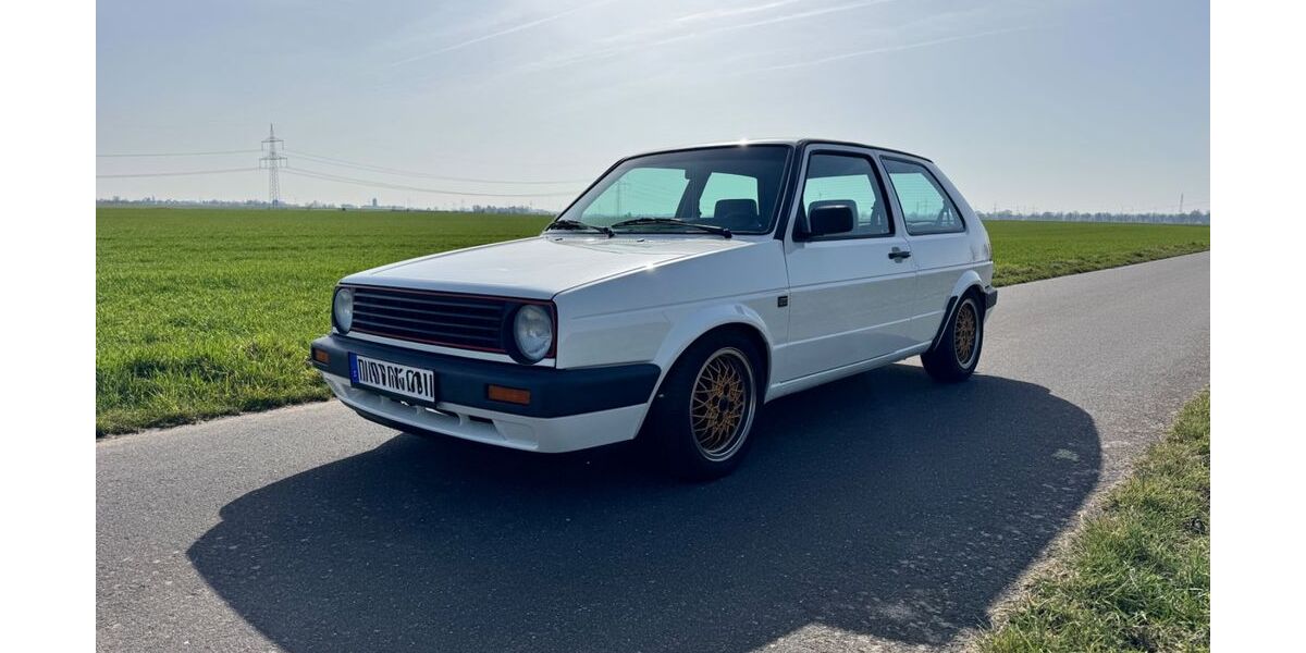 VW Golf 2.000 km 12.850 &euro; Kreuzau 52372