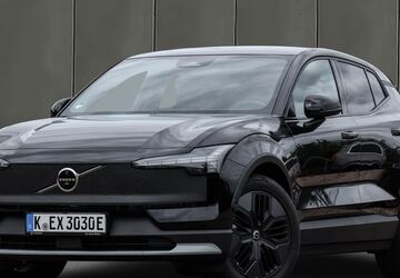 Volvo EX30 8.621 km 41.930 &euro; Bonn 53177