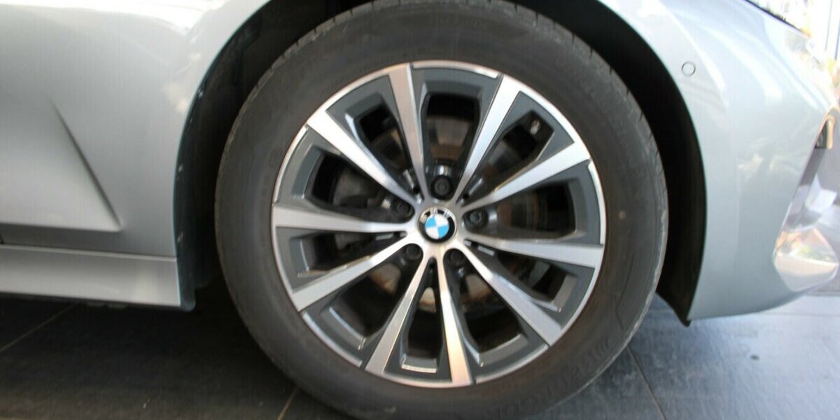 BMW 320 320d Touring Aut. - 1.HAND - 87.460 km 26.980 &euro; Euskirchen 53881