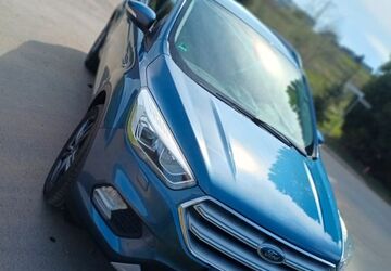 Ford Kuga 89.628 km 14.999 &euro; Kall 53925