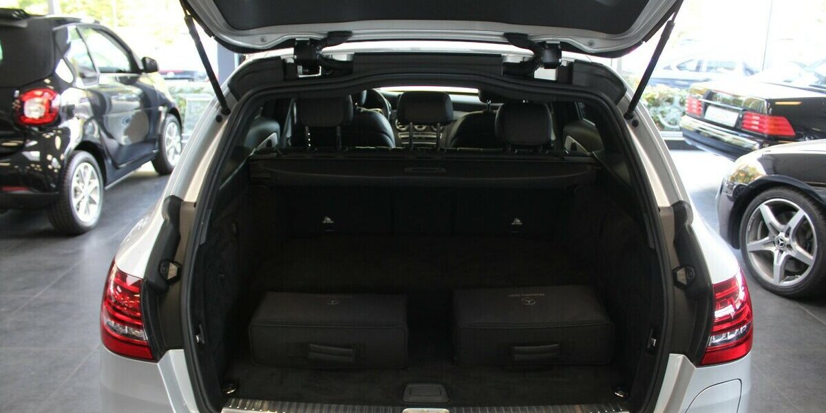 Mercedes-Benz C 300 e T 9G-Tronic Avantgarde 21.318 km 28.480 &euro; Euskirchen 53881