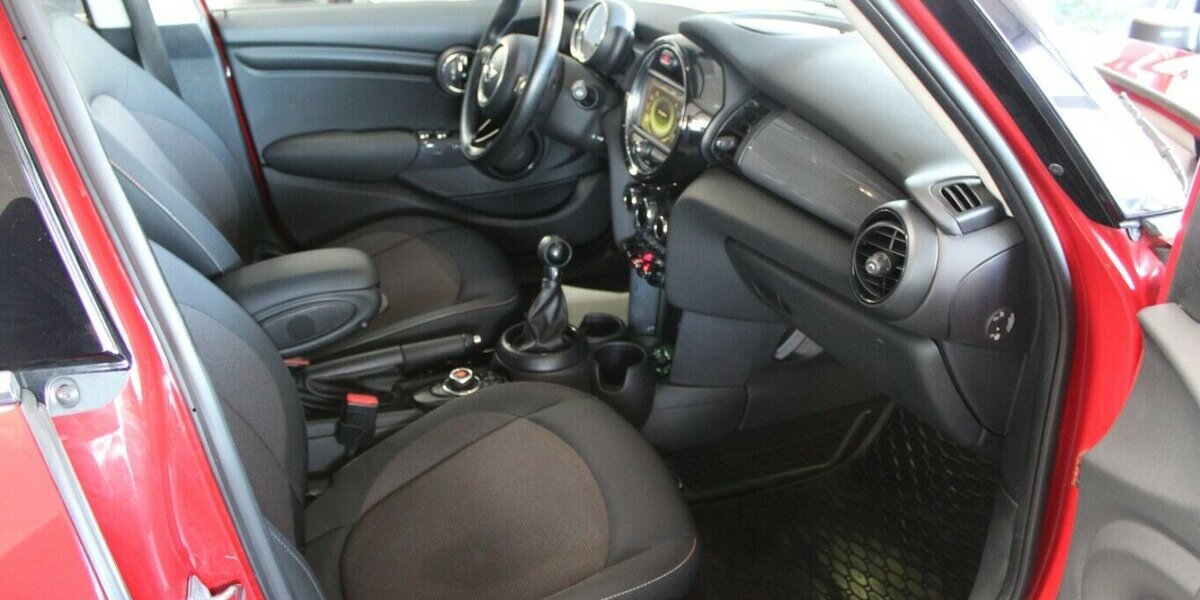 Mini Cooper Pepper - 5-Türig - Navi - SHZ - PDC - 83.970 km 11.980 &euro; Euskirchen 53881