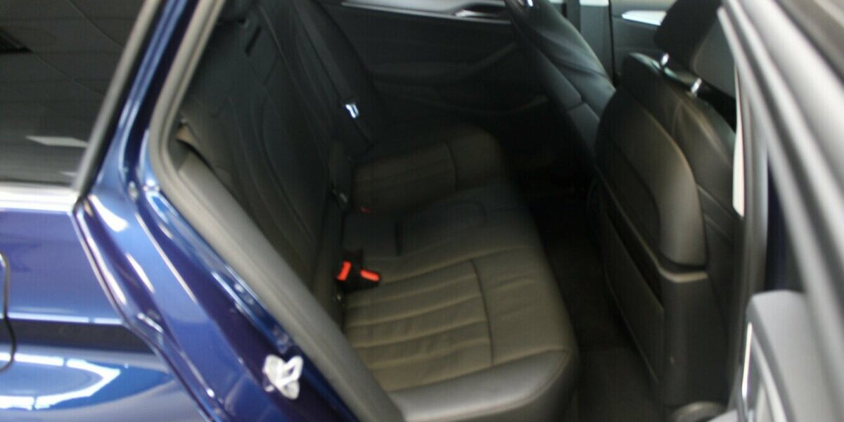 BMW 530 530i xDrive Touring - Leder - Navi - Head up - 85.830 km 27.980 &euro; Euskirchen 53881