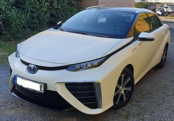 Toyota Mirai 60.500 km 14.299 &euro; Vettweiß 52391