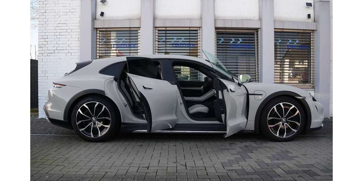 Porsche Taycan 33.000 km 75.500 &euro; Hürth (bei Köln) 50354