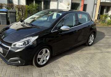 Peugeot 208 135.000 km 6.750 &euro; Bonn, Stadt 53115