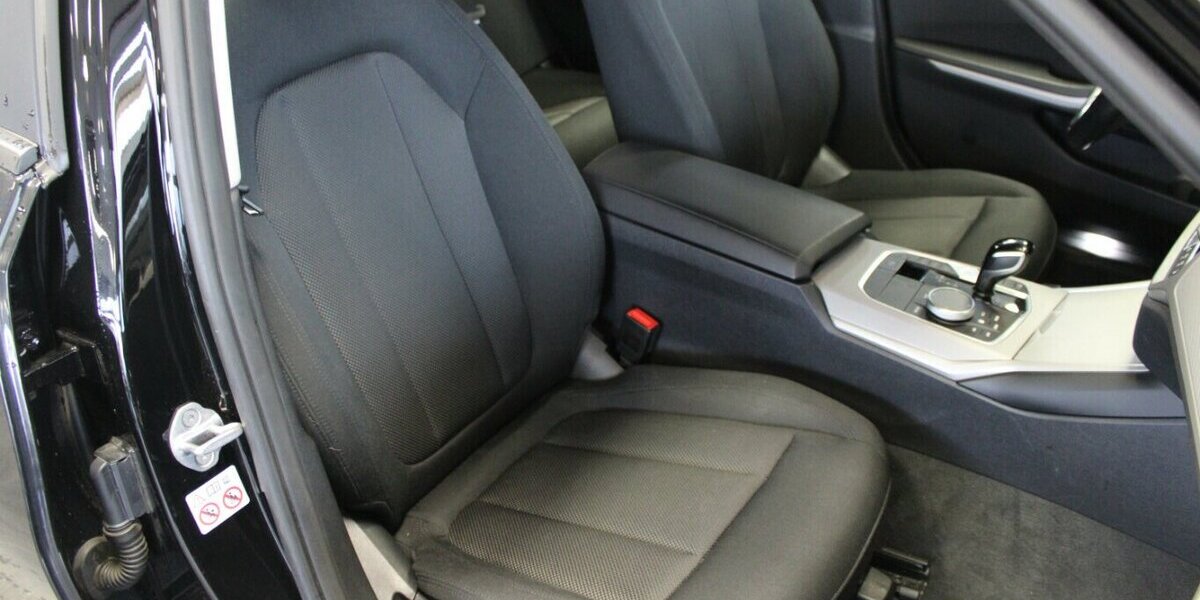 BMW 318 318d Touring Aut. Advantage 97.827 km 22.980 &euro; Euskirchen 53881