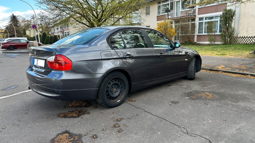 BMW 320 240.000 km 2.500 &euro; Bonn 53175