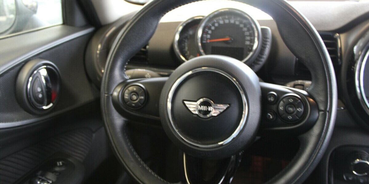 Mini One Clubman Chili - LED - Navi - SHZ - Kamera - 64.870 km 14.980 &euro; Euskirchen 53881