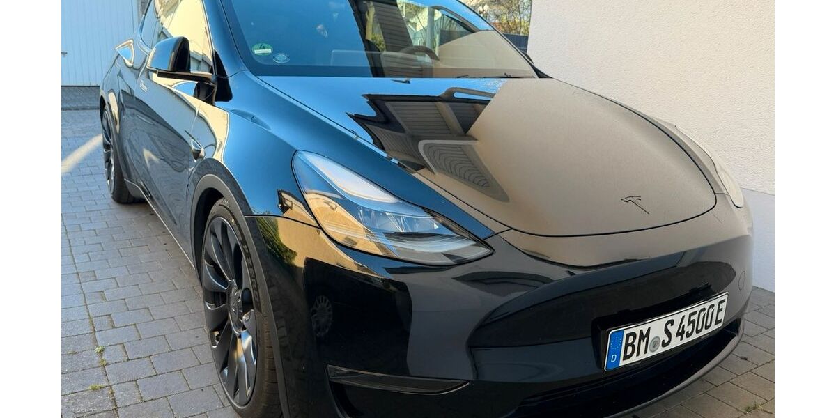 Tesla Model Y 32.600 km 43.700 &euro; Erftstadt 50374