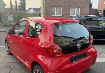 Toyota Aygo 140.000 km 2.100 &euro; Euskirchen 53879