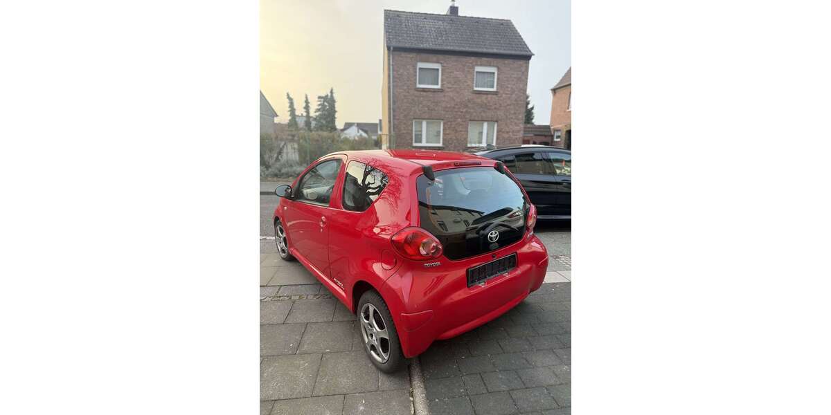 Toyota Aygo 140.000 km 2.100 &euro; Euskirchen 53879