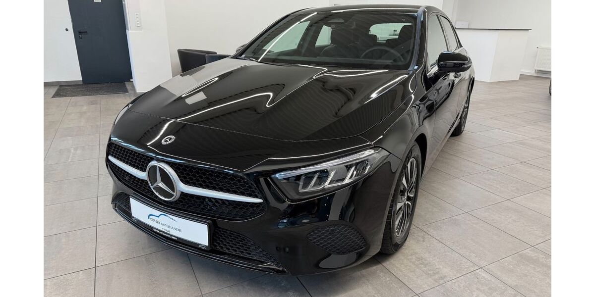 Mercedes-Benz A 180 4.363 km 27.900 &euro; Bonn 53175