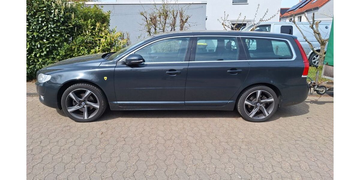 Volvo V70 199.000 km 11.900 &euro; Euskirchen 53879