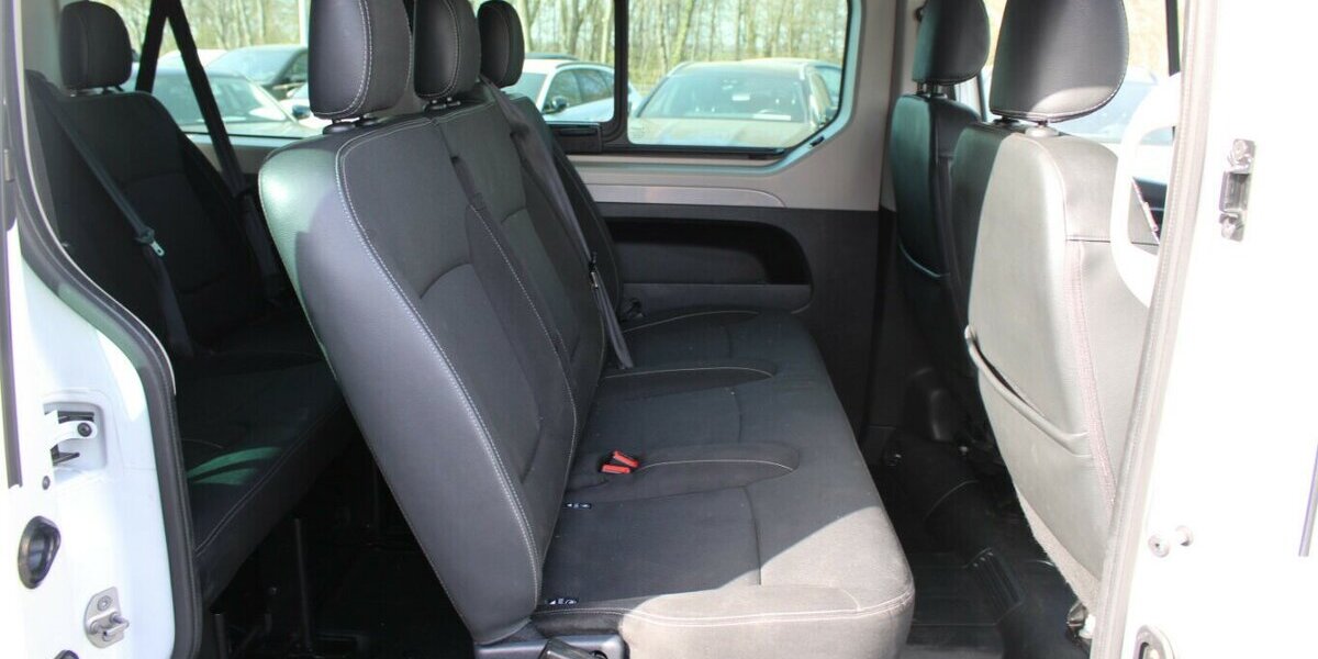 Renault Trafic Blue dCi 150 - 8-Sitzer - AHK - 124.312 km 23.980 &euro; Euskirchen 53881