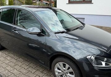 VW Golf 97.000 km 9.800 &euro; Königswinter 53639