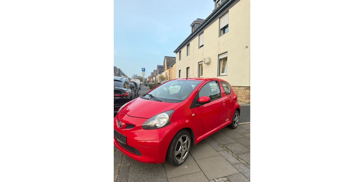 Toyota Aygo (X) 140.310 km 2.000 &euro; Euskirchen 53879
