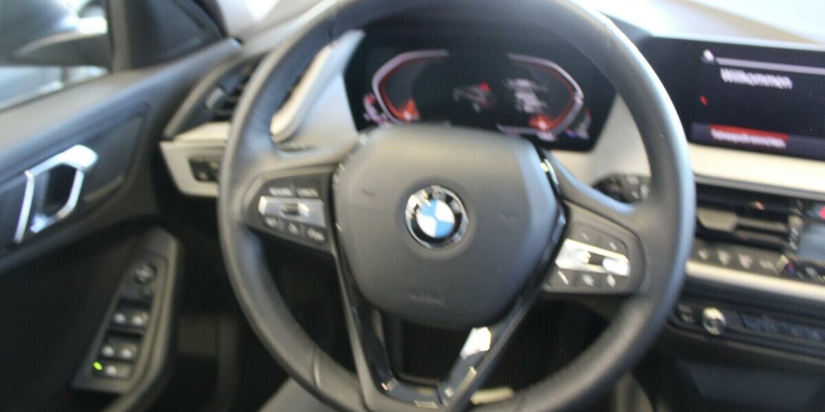 BMW 118 118i Aut. 19.998 km 21.980 &euro; Euskirchen 53881