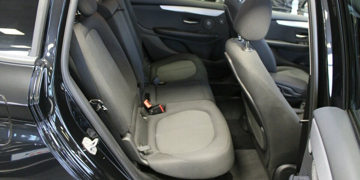 BMW 220 220i Gran Tourer Aut. Advantage - 1.HAND - 24.650 km 26.980 &euro; Euskirchen 53881