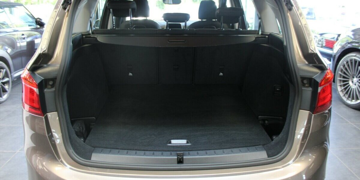 BMW 218 218i Gran Tourer Advantage - Navi - Kamera - 98.770 km 15.980 &euro; Euskirchen 53881