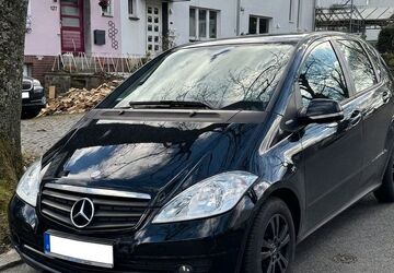 Mercedes-Benz A 160 177.000 km 1.950 &euro; Bonn 53115