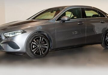 Mercedes-Benz A 200 5.804 km 32.900 &euro; Düren 52349