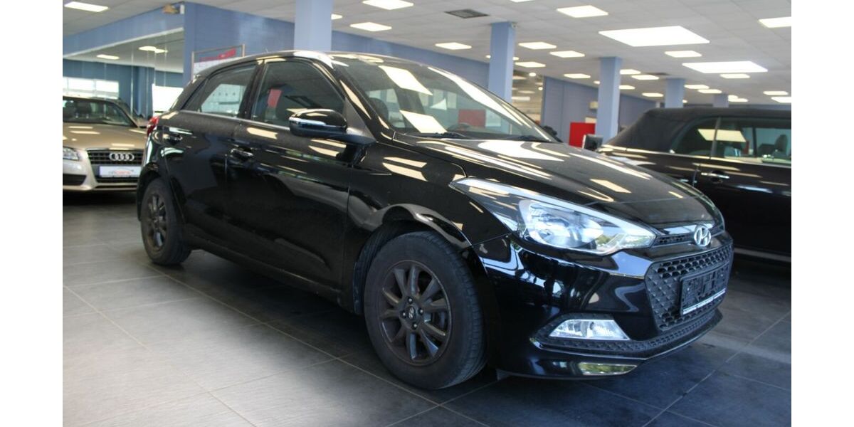 Hyundai i20 83.709 km 9.480 &euro; Euskirchen 53881