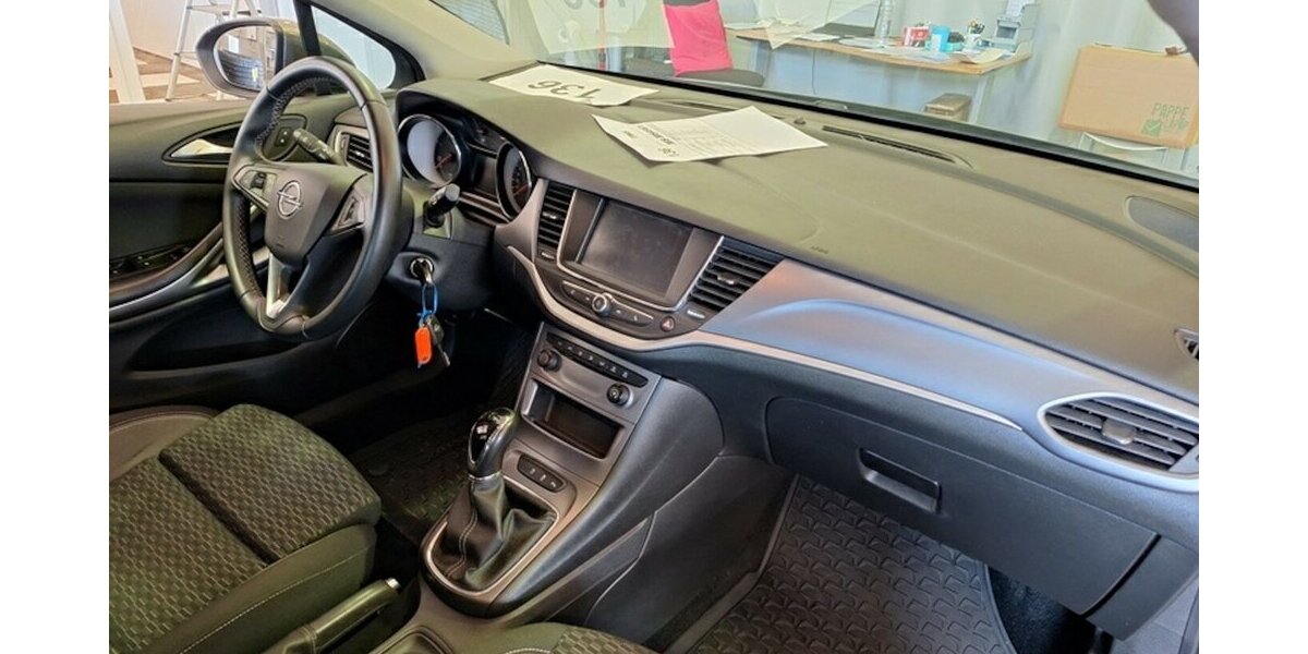 Opel Astra Klima Navi Temp CarPlay GARANTIE 28.000 km 28.000 km 14.900 &euro; Erftstadt 50374