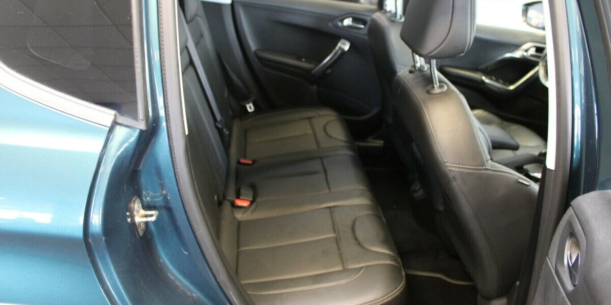 Peugeot 2008 PureTech 110 GPF EA T6 Allure 119.082 km 10.780 &euro; Euskirchen 53881