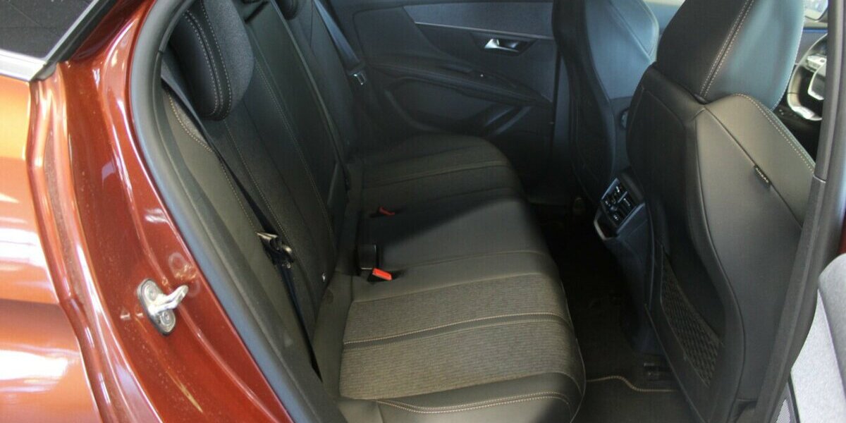 Peugeot 3008 1.5 GT Line 73.030 km 16.980 &euro; Euskirchen 53881