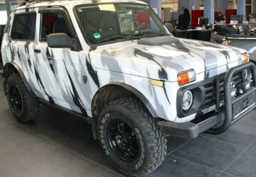 Lada Urban 4x4 Bronto - AHK - Klima - 53.586 km 9.980 &euro; Euskirchen 53881