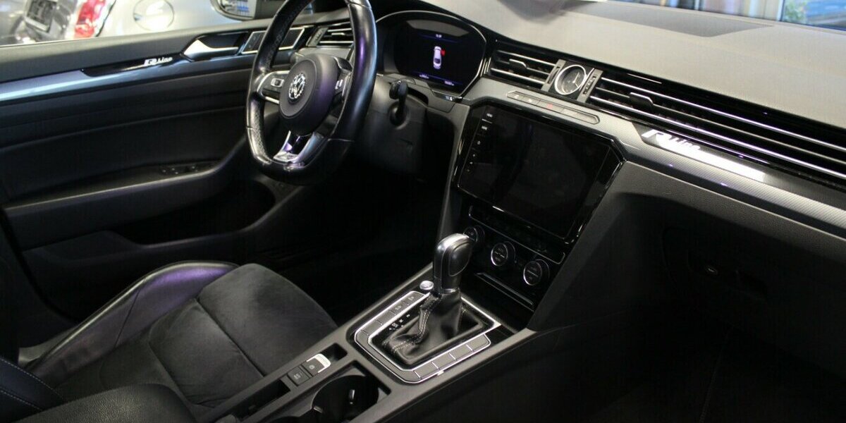 VW Arteon 2.0 TSI 4-Motion DSG R-Line 105.307 km 24.980 &euro; Euskirchen 53881