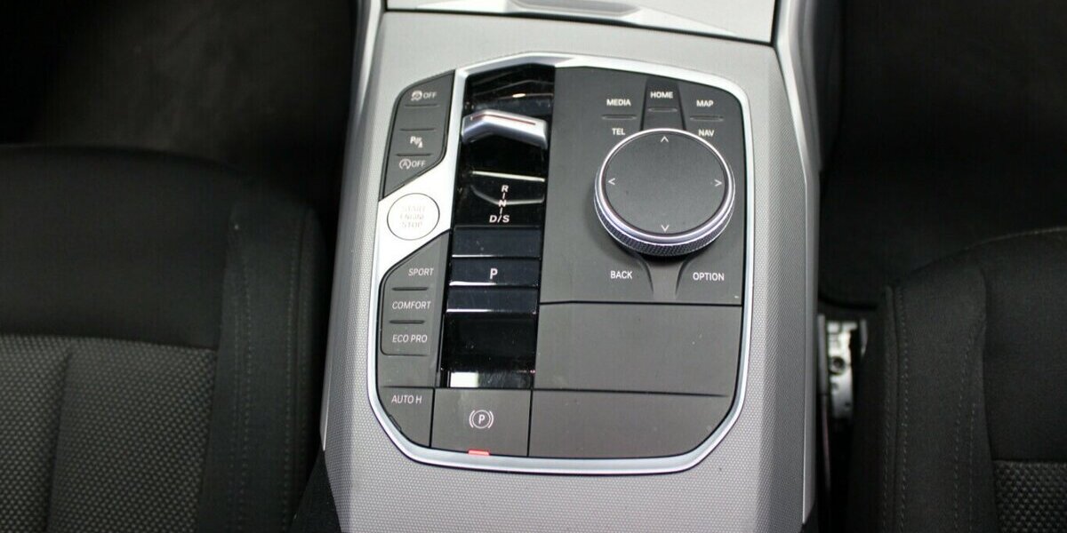 BMW 318 318i Touring Aut. 74.038 km 23.980 &euro; Euskirchen 53881