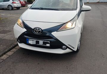 Toyota Aygo (X) 108.500 km 5.900 &euro; Meckenheim 53340