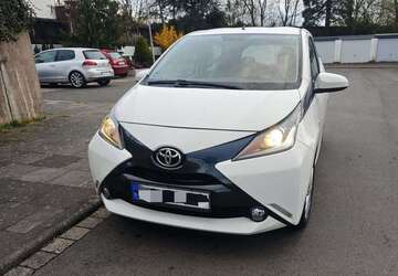 Toyota Aygo 108.500 km 5.900 &euro; Meckenheim 53340