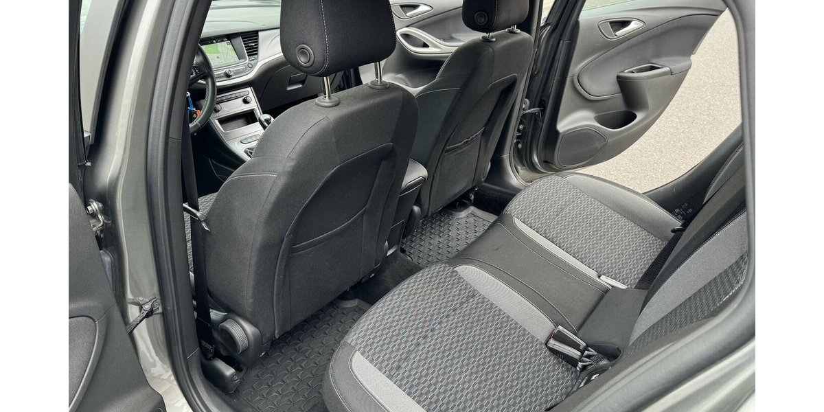 Opel Astra Klima Navi Temp CarPlay GARANTIE 28.000 km 28.000 km 14.900 &euro; Erftstadt 50374