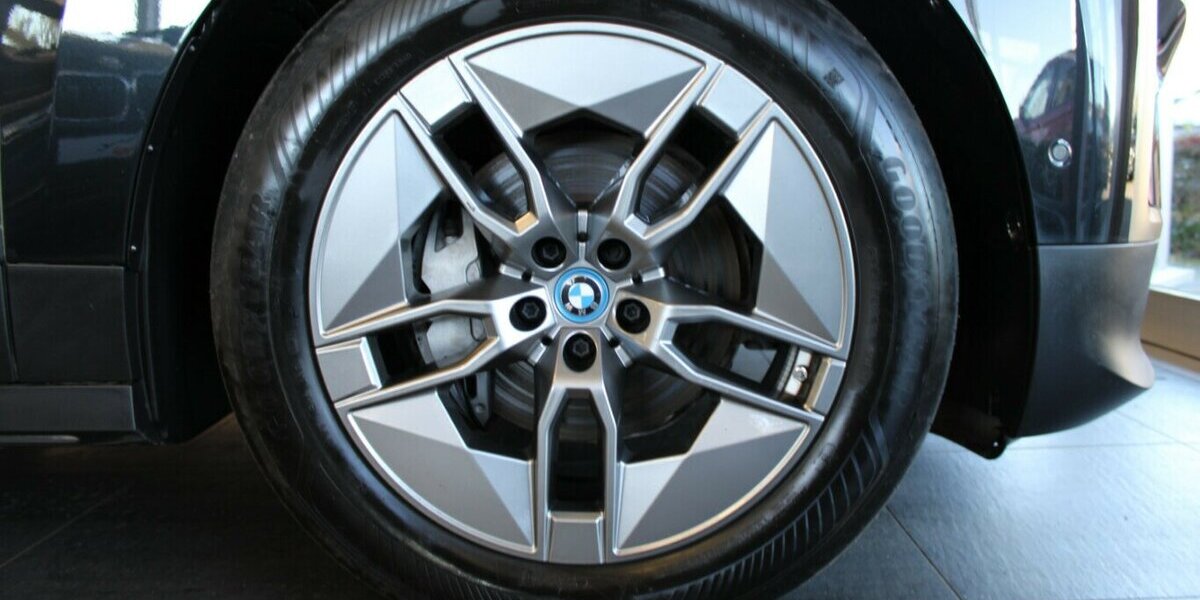 BMW iX xDrive50 35.740 km 52.980 &euro; Euskirchen 53881