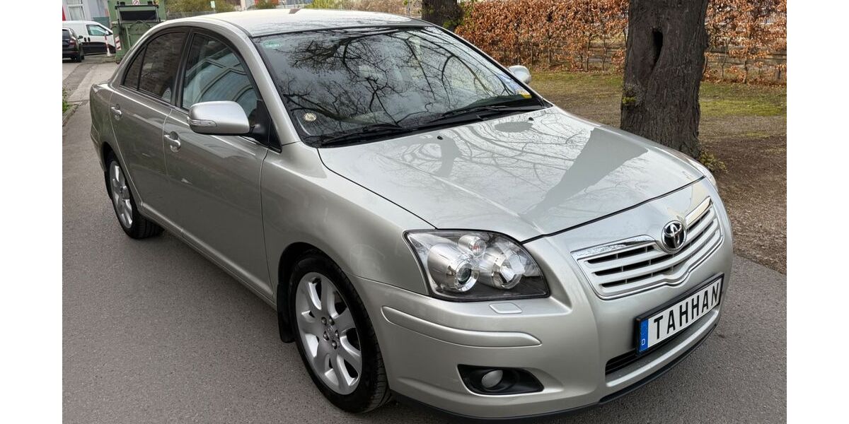 Toyota Avensis 99.000 km 6.390 &euro; Düren 52349