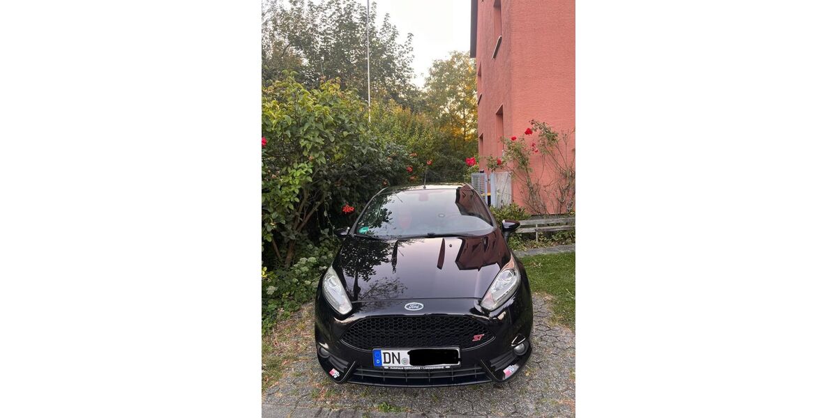 Ford Fiesta 170.000 km 6.300 &euro; Düren 52353