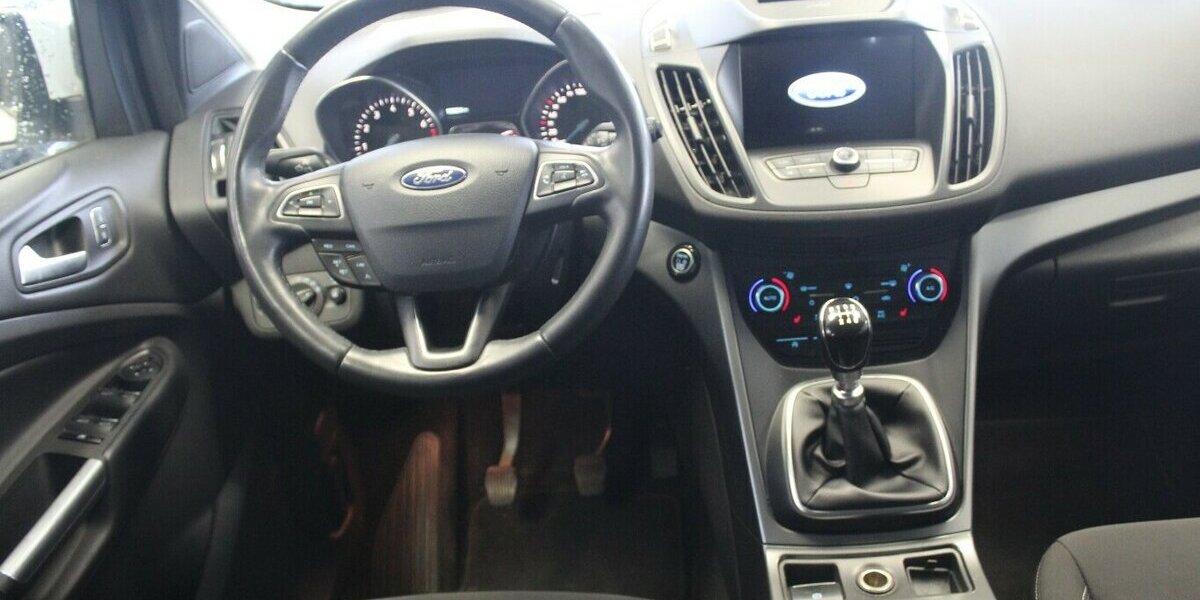 Ford Kuga 1.5 EcoBoost 2x4 ST-Line 105.030 km 13.980 &euro; Euskirchen 53881