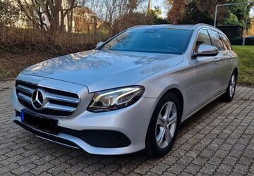 Mercedes-Benz E 220 124.200 km 22.490 &euro; Euskirchen 53879
