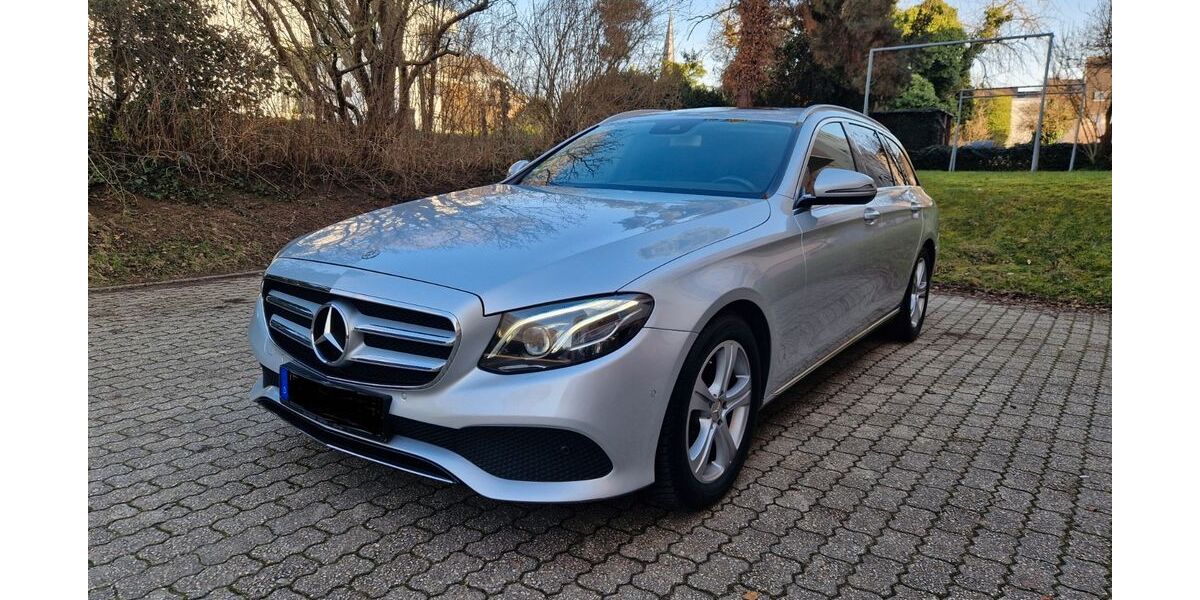 Mercedes-Benz E 220 124.200 km 22.490 &euro; Euskirchen 53879