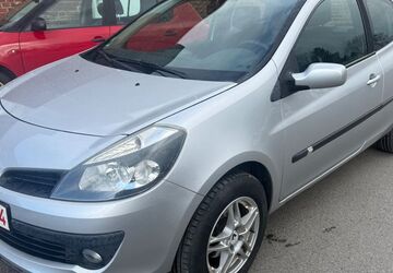 Renault Clio 92.000 km 3.490 &euro; Düren 52349