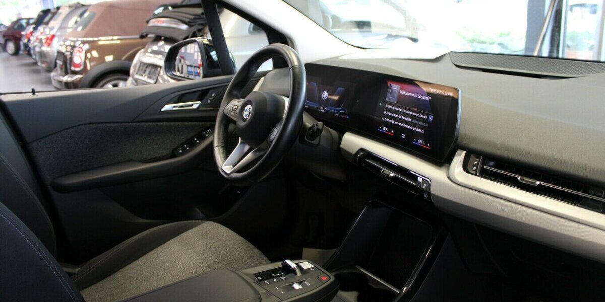 BMW 218 218i Active Tourer Aut. 47.536 km 21.980 &euro; Euskirchen 53881