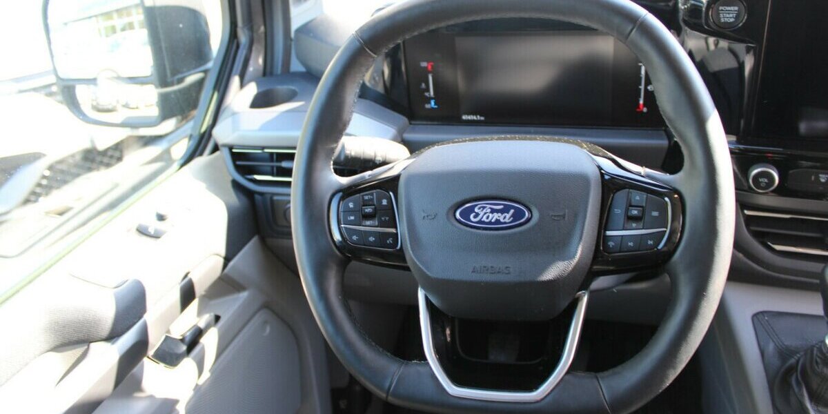 Ford Tourneo Custom 320 L1H1 VA Titanium - 8-Sitzer - 41.414 km 39.980 &euro; Euskirchen 53881