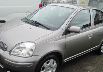 Toyota Yaris 121.111 km 3.399 &euro; Düren 52353