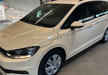 VW Touran 276.878 km 9.980 &euro; Euskirchen 53879