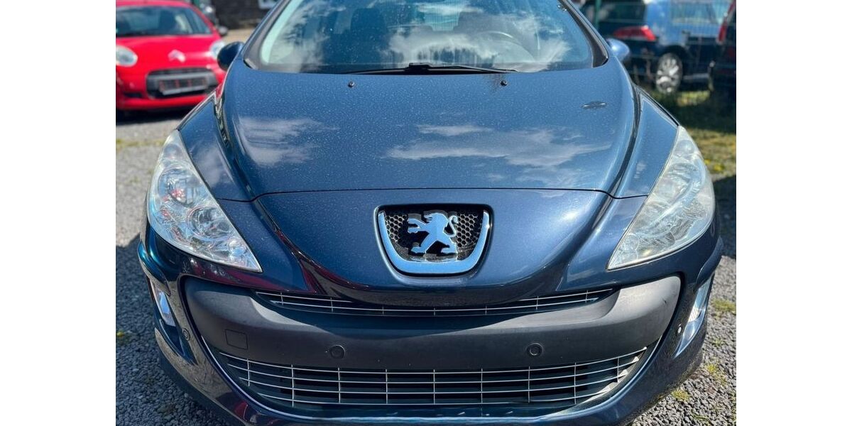 Peugeot 308 200.000 km 2.499 &euro; Mechernich 53894